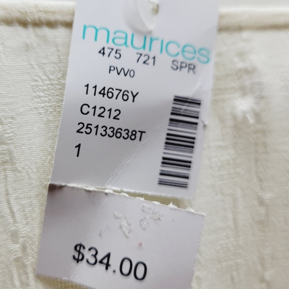 * Maurices Womens Blouse Plus Size 1X, 16/18 Cream BOHO Eyelet Balloon  Sleeve - Picture 6 of 6